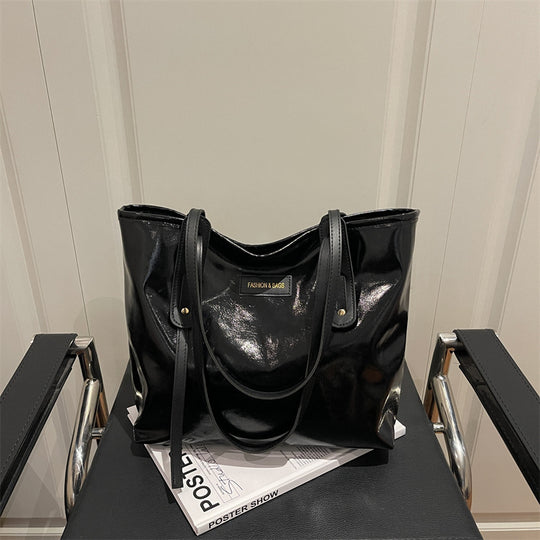 Damen elegante Ledereinkaufstasche mit schimmerndem Finish und abnehmbaren Schulterriemen Nord Taschen