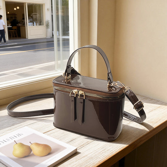 Damen moderne Handtasche mit glänzender Lackoberfläche und abnehmbarem Schulterriemen Nord Taschen