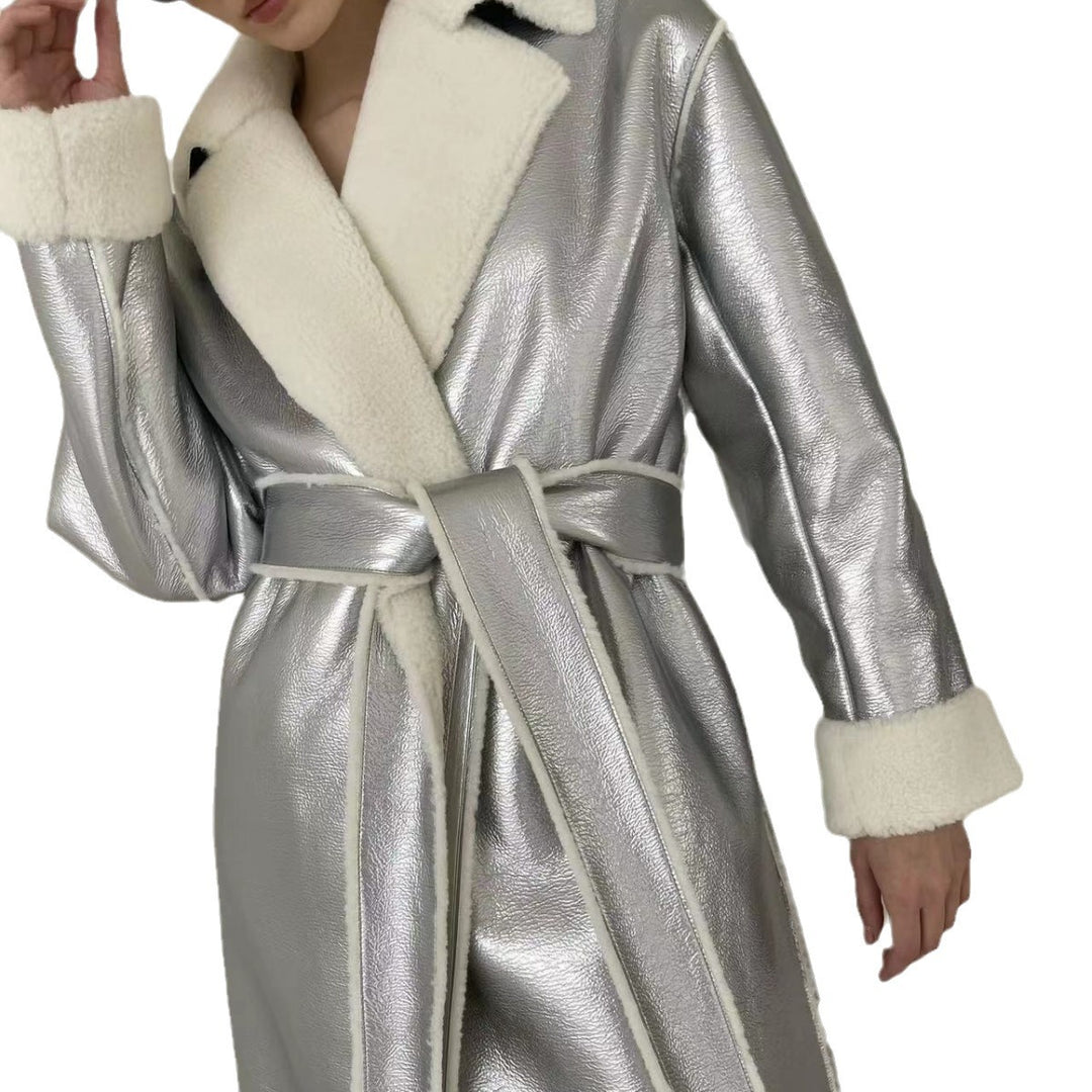 Damen Longline-Mantel aus Metallic‑Material mit Teddyfutter und überschnittener Schulter Nord Taschen