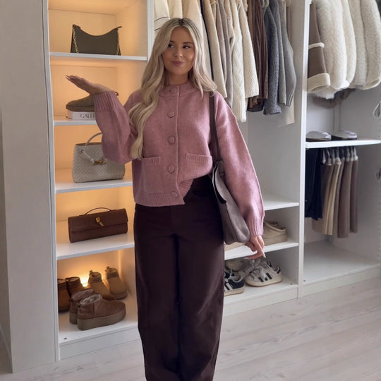 Damen 200+ Oversize Strickcardigan mit Rundhalsausschnitt, bezogenen Knöpfen und aufgesetzten Taschen Nord Taschen