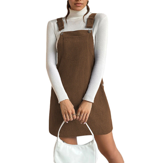 Damen cord-latzkleid mit verstellbaren Trägern, vorne aufgesetzter Brusttasche und A-Linien-Silhouette Nord Taschen