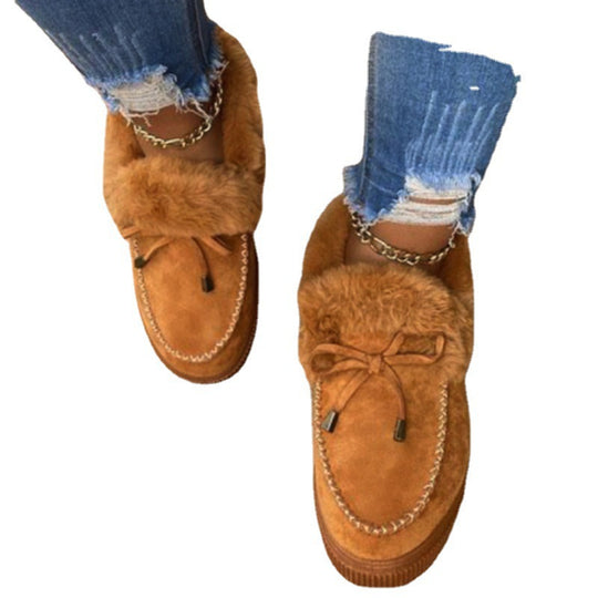Damen Kuschel‑Mokassin‑Slipper mit hochfloriger Fellmanschette, dekorativer Steppnaht und leichtem Plateau‑Sohlenprofil Nord Taschen