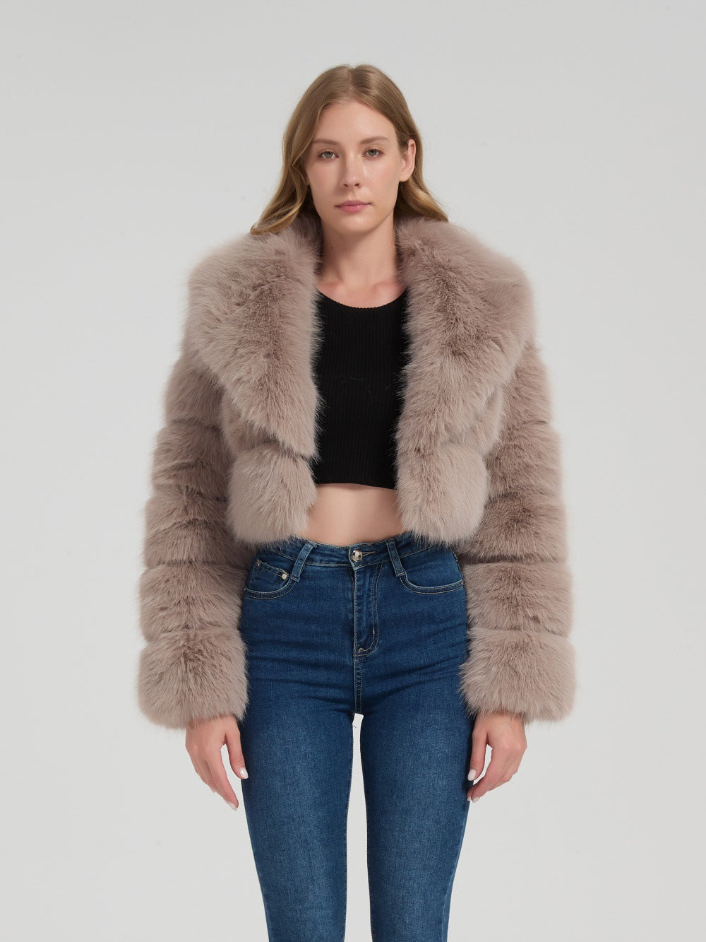 Damen Kurz geschnittene Kunstpelz‑Bolerojacke mit voluminösem Schalkragen Nord Taschen