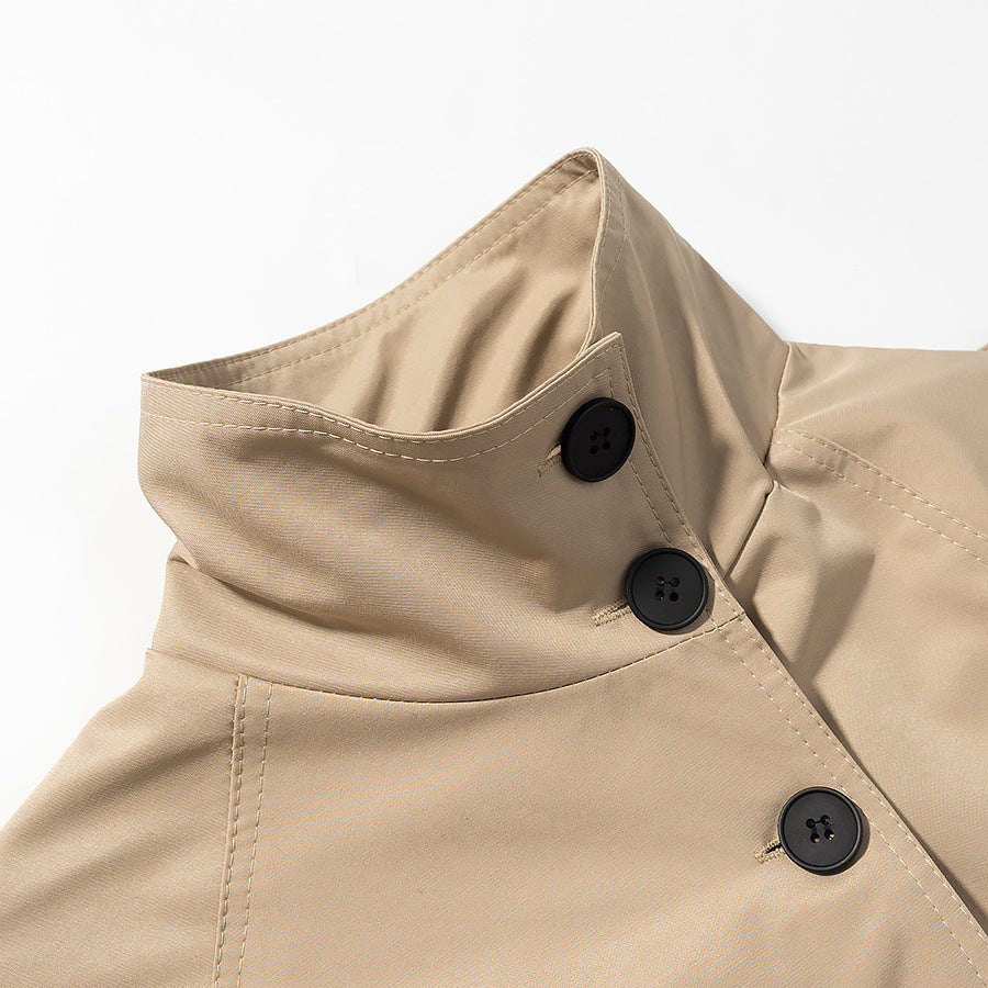 Damen Kurztrench mit hohem Stehkragen, taillierendem Bindegürtel und doppelreihiger Knopfleiste Nord Taschen