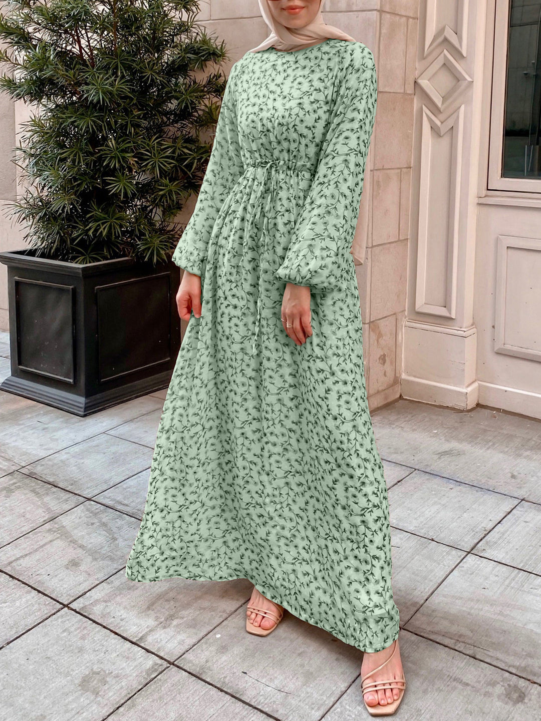 Damen Elegantes Maxikleid mit floralen Mustern Nord Taschen