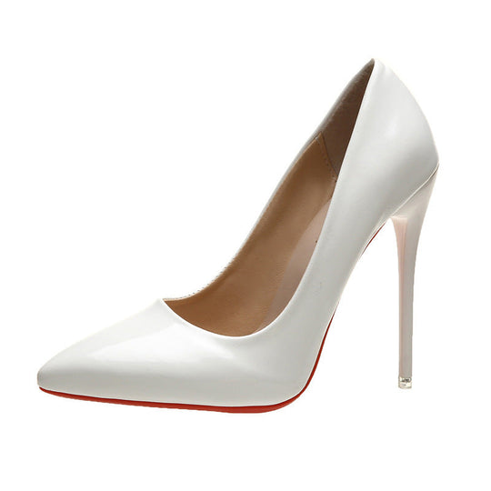 Damen elegante High Heels mit spitz zulaufender Zehenpartie und glänzender Oberfläche