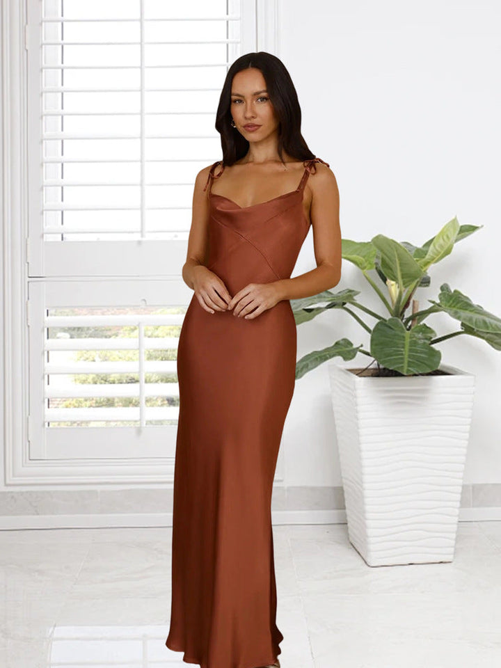 Damen Elegantes Satin-Maxikleid mit verstellbaren Trägern und figurbetontem Schnitt Nord Taschen