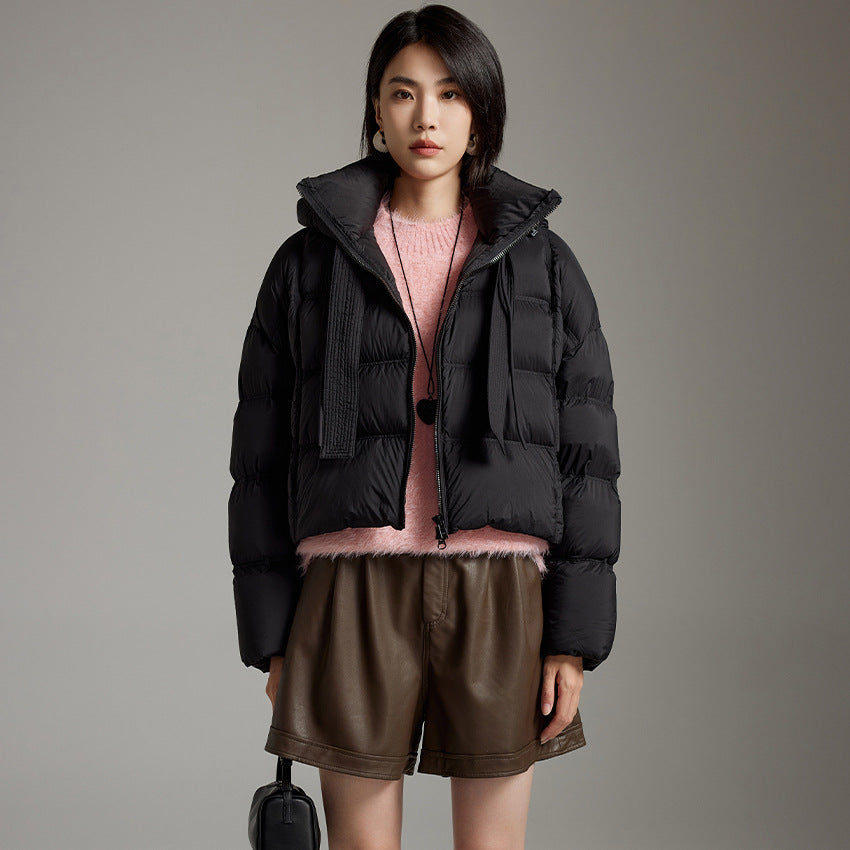Damen Kurz geschnittene Boxy-Steppjacke mit voluminöser Kapuze und Kordelzug Nord Taschen
