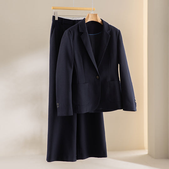 Damen Zweiteiliges Business-Kostüm mit tailliertem Blazer und weitem Midirock Nord Taschen
