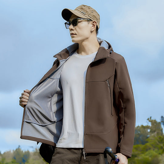 Herren Softshell-Funktionsjacke mit hohem Thermokragen, Kapuze und wasserabweisenden Reißverschlüssen Nord Taschen