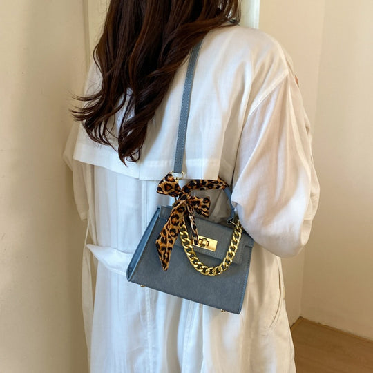 Damen Handtasche mit abnehmbarer Kette und modischem Tiermotiv Nord Taschen
