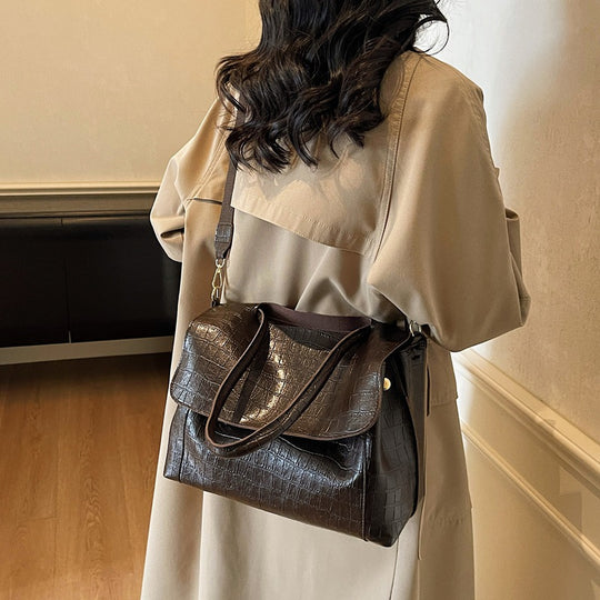 Damen Umhängetasche im eleganten Krokodil-Look mit verstellbarem Schulterriemen Nord Taschen