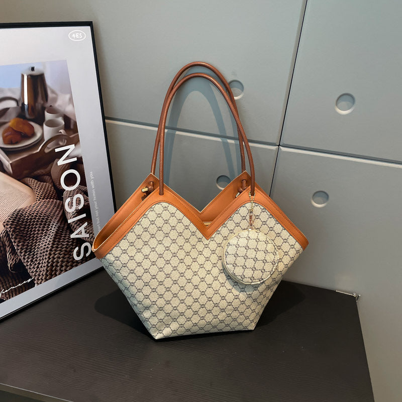 Damen Einkaufstasche mit elegantem V-Design und praktischem Anhänger Nord Taschen