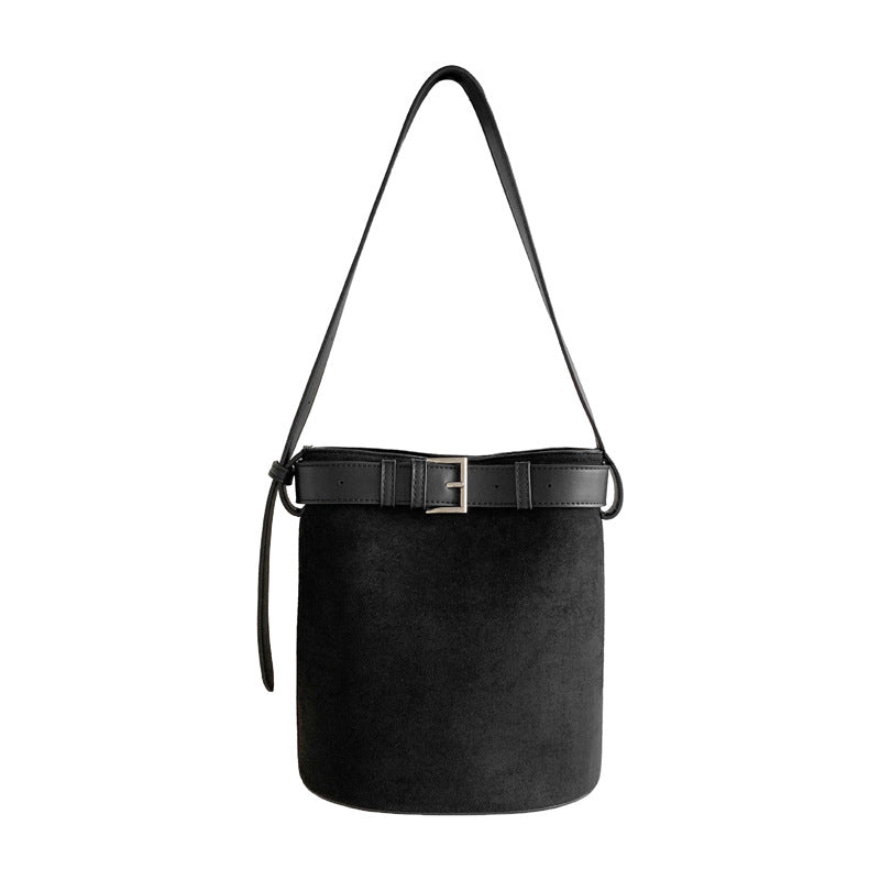 Damen praktische Schultertasche mit modischem Gürtelakzent Nord Taschen