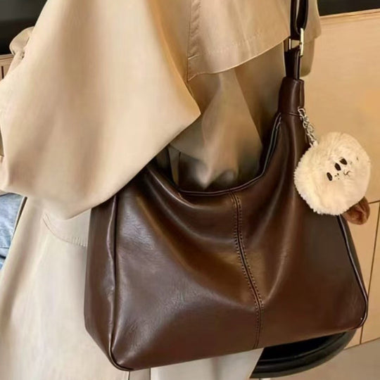 Damen Hobo-Tasche mit elegantem Klappenverschluss und herausnehmbarem Schultergurt Nord Taschen