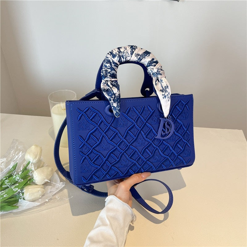Damen elegante Handtasche mit strukturiertem Design und modischem Halsschal Nord Taschen