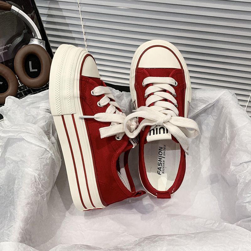 Damen Canvas Sneakers mit kontrastierenden Details und bequemen Schnürsenkeln
