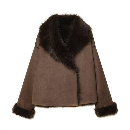 Damen Kurzjacke in Lammfell‑Optik mit voluminösem Fellkragen und gekürzten Ärmeln Nord Taschen