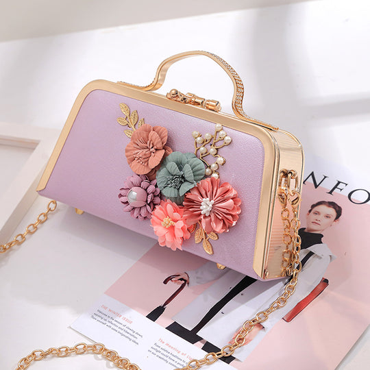 Damen Clutch-Tasche im floralen Design mit glänzenden Akzenten Nord Taschen