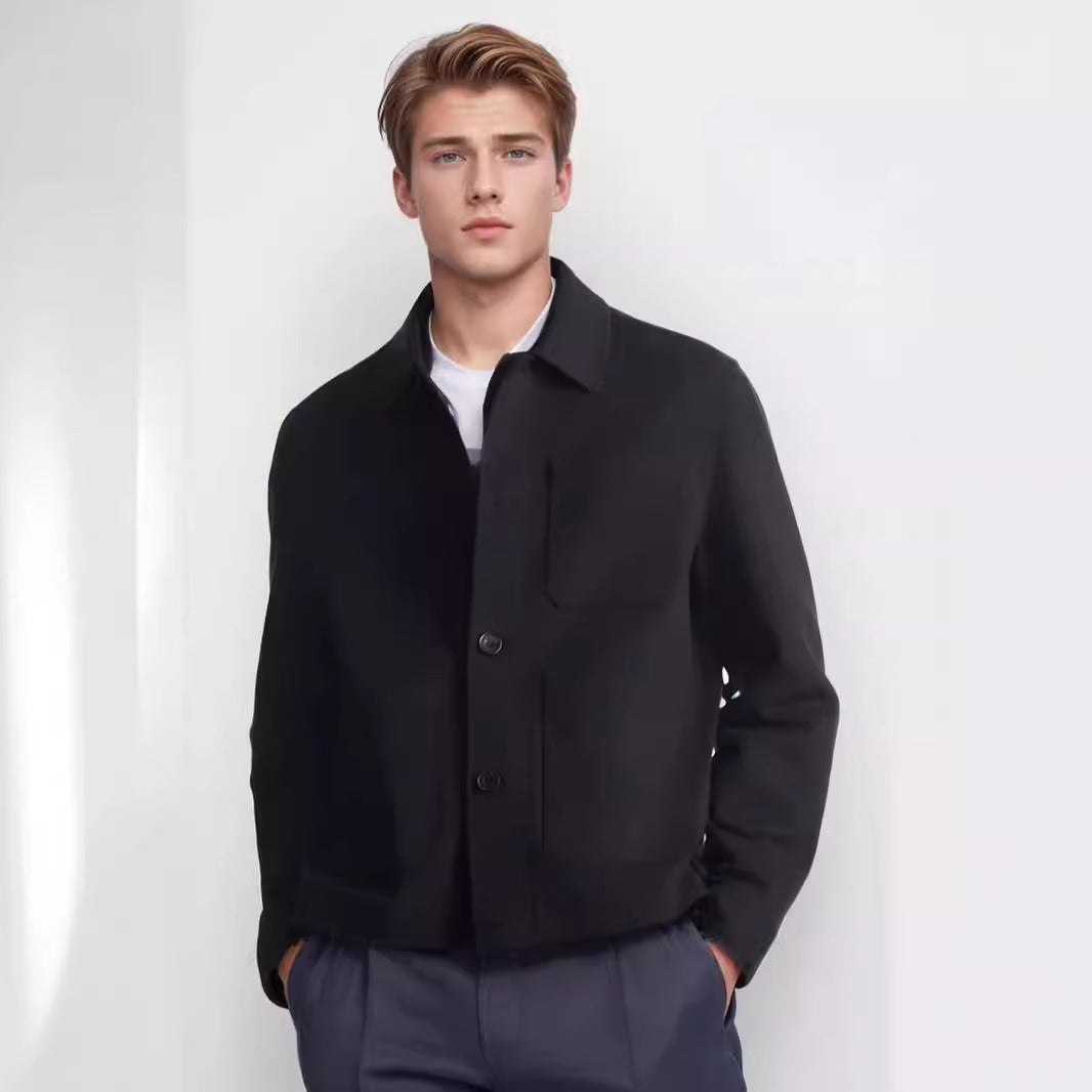 Herren Kurz‑Chorecoat mit Hemdkragen, aufgesetzten Taschen und minimalistischer Knopfleiste Nord Taschen