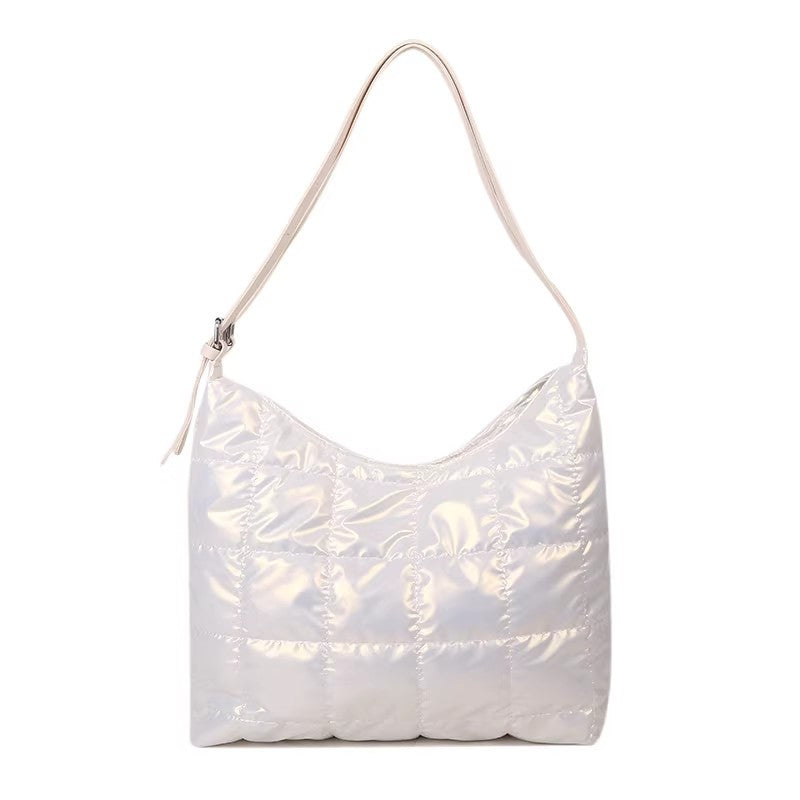 Damen Hobo-Tasche aus weich gepolstertem Material mit modischem Faltendesign Nord Taschen