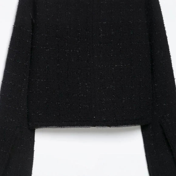 Damen Kurztaillierte Bouclé‑Tweed‑Kastenjacke mit runden Kanten, goldenen Zierknöpfen und aufgesetzten Taschen Nord Taschen
