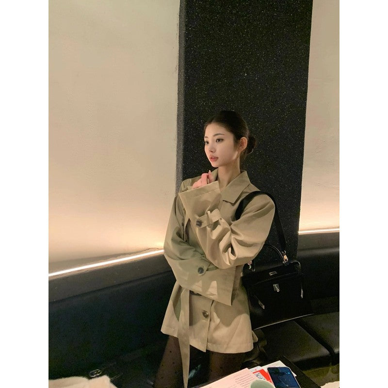 Damen Kurzer taillierter Trenchcoat-Blazer mit Doppelreihe und Taillengürtel Nord Taschen