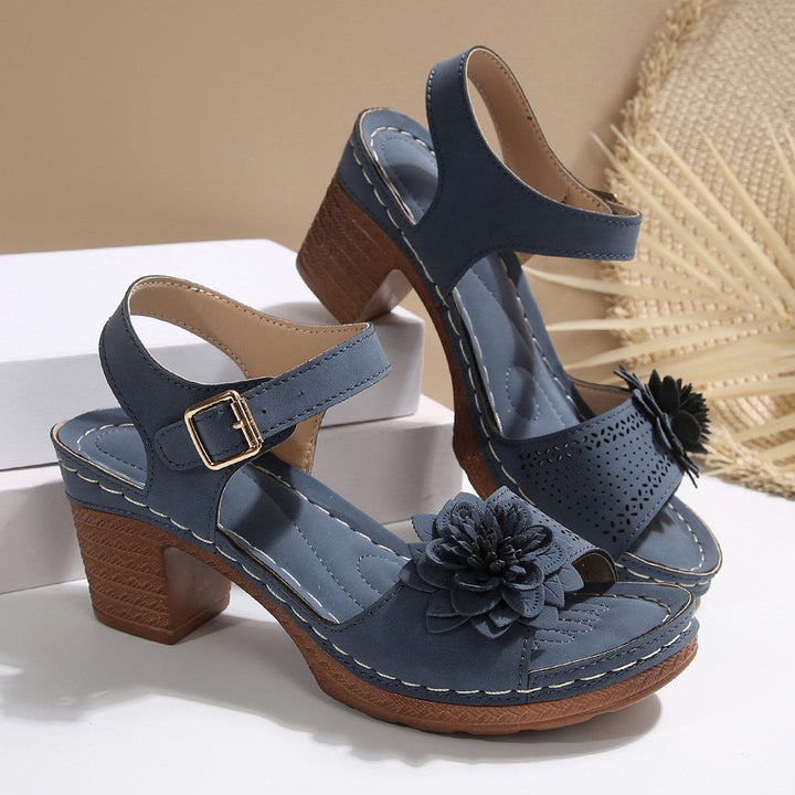 Damen Sandalen mit floralem Dekor und blockiertem Absatz