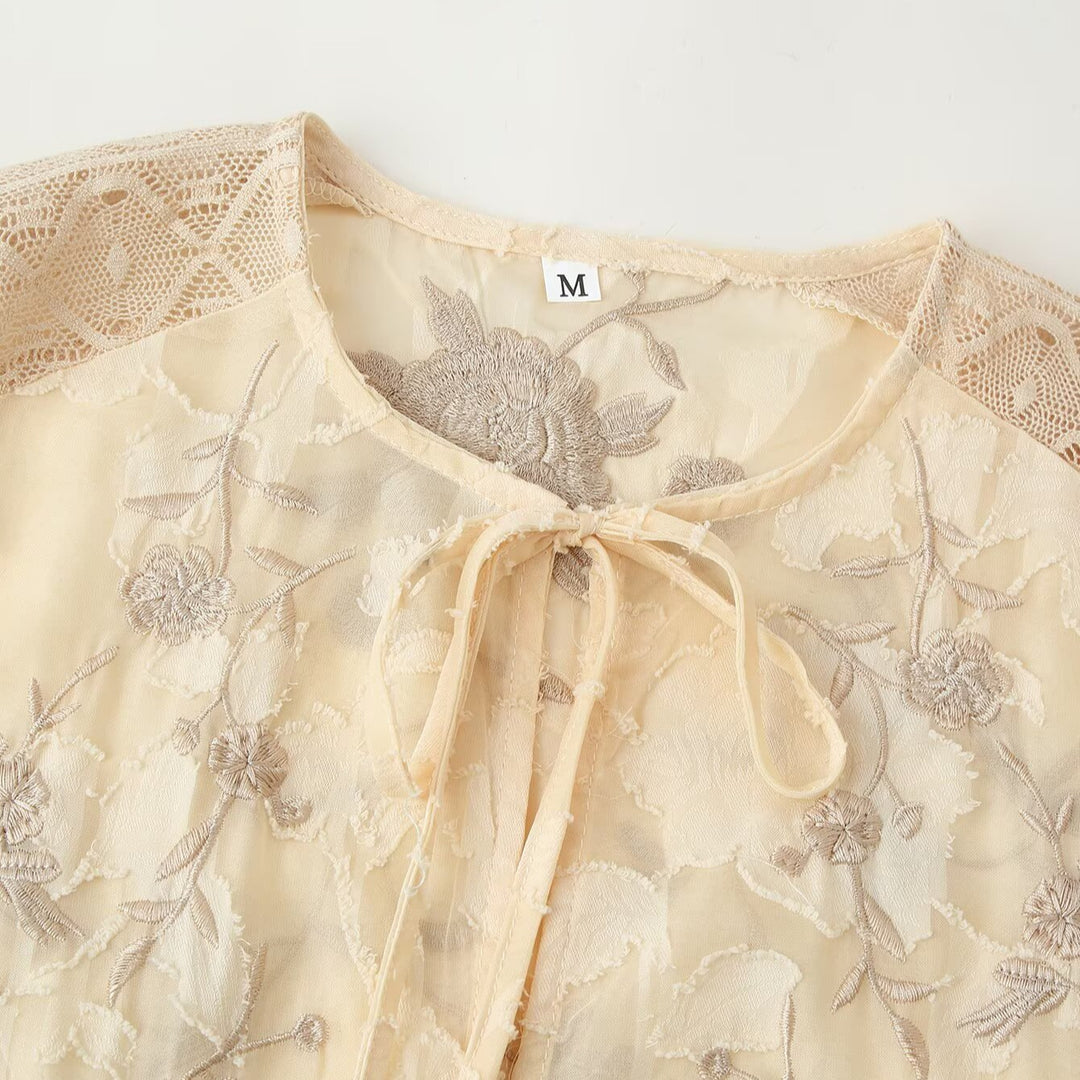 Damen Transparente Stick-Spitzenbluse mit Bindeschleife, Häkelkante und Fransensaum Nord Taschen