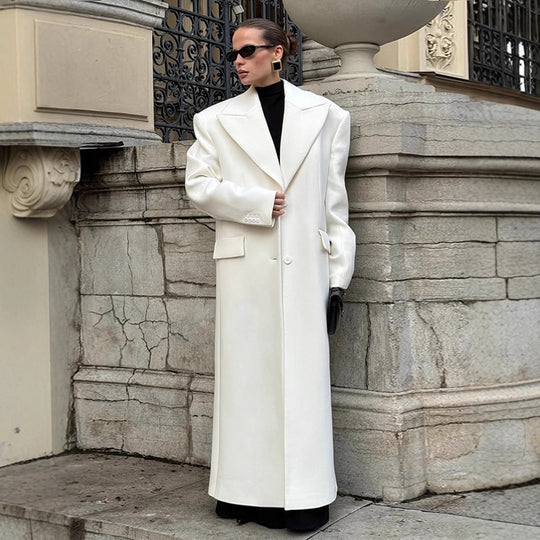 Damen Maxilanger Oversize-Wollmixmantel mit markanten Schulterpolstern und Reverskragen Nord Taschen