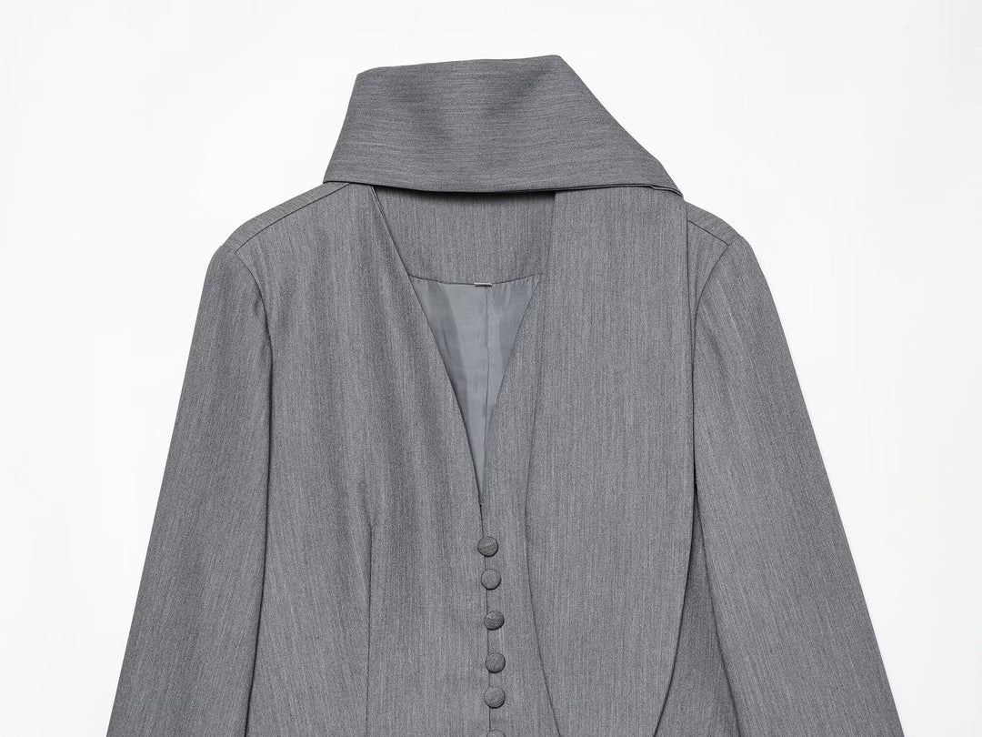 Damen Eleganter Longline-Blazer mit hohem Funnelkragen und überziehbaren Stoffknöpfen Nord Taschen