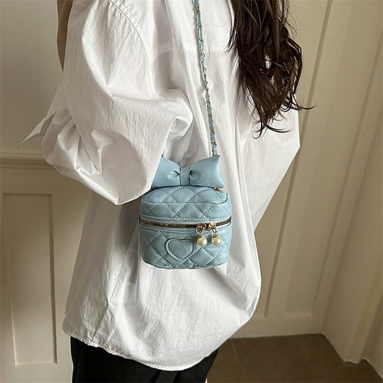 Damen gesteppte Mini-Handtasche mit stylischen Perlenakzenten Nord Taschen
