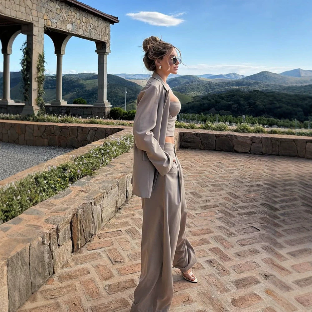 Damen Dreiteiliges Tailoring-Set mit Korsagen-Top, Oversized-Blazer und plissierter Weitbein-Hose Nord Taschen