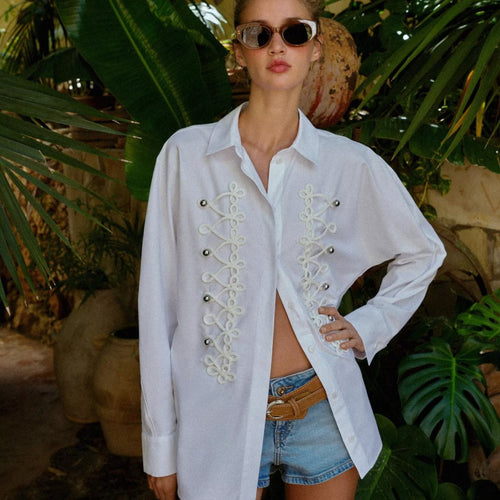 Damen Oversized-Bluse mit dekorativen Froschverschlüssen und Hemdkragen Nord Taschen