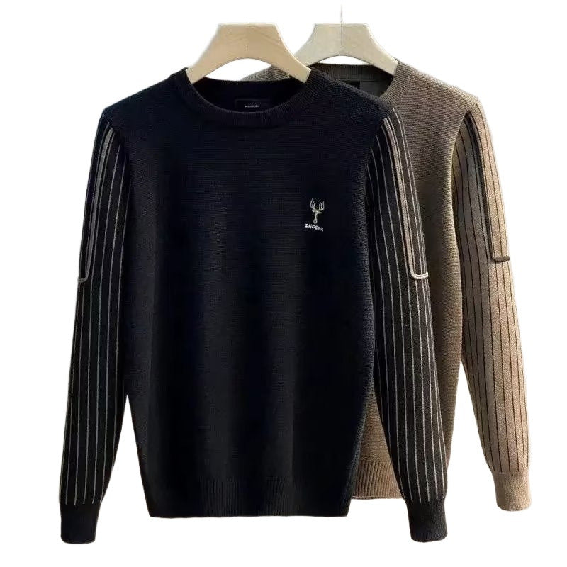 Herren Feinstrick-Pullover mit kontrastierenden Rippenärmeln und gesticktem Hirschlogo Nord Taschen