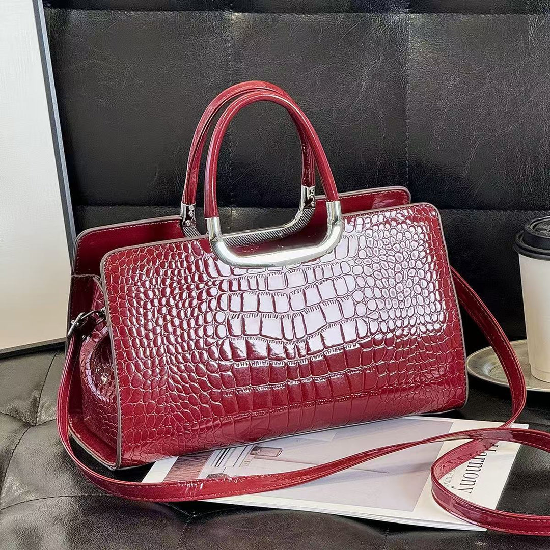 Damen Handtasche im trendigen Krokodil-Look von Nord Taschen