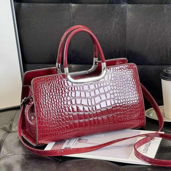 Damen Handtasche im trendigen Krokodil-Look von Nord Taschen