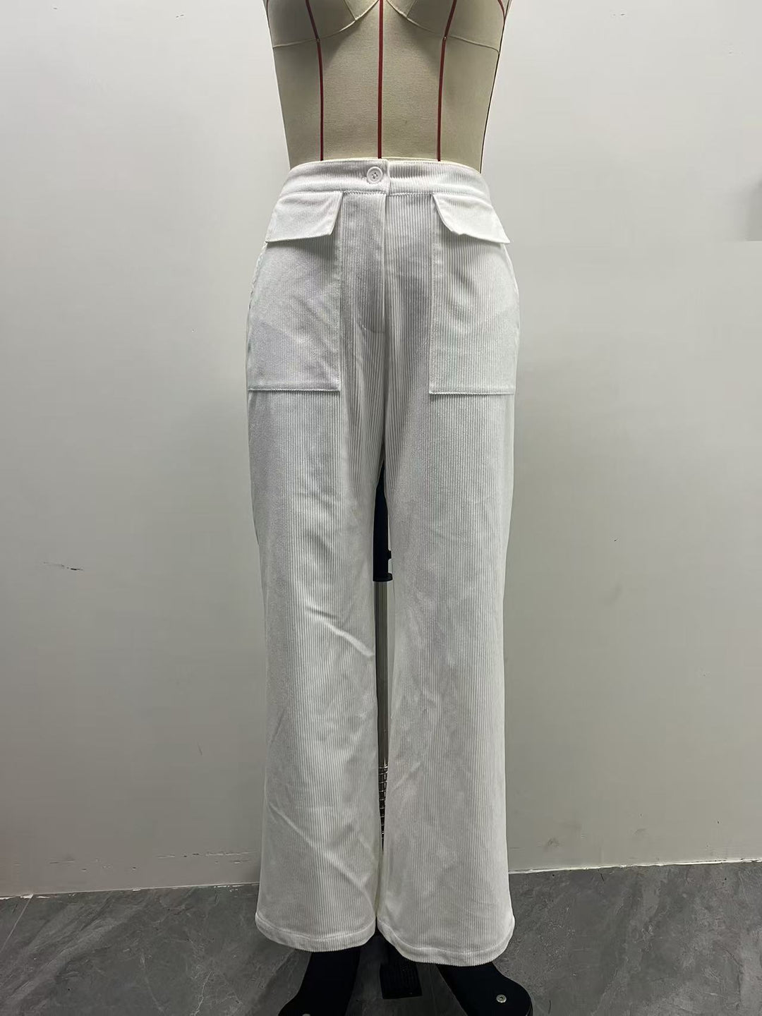 Damen Weite Cord-Palazzohose mit hoher Taille und aufgesetzten Pattentaschen Nord Taschen