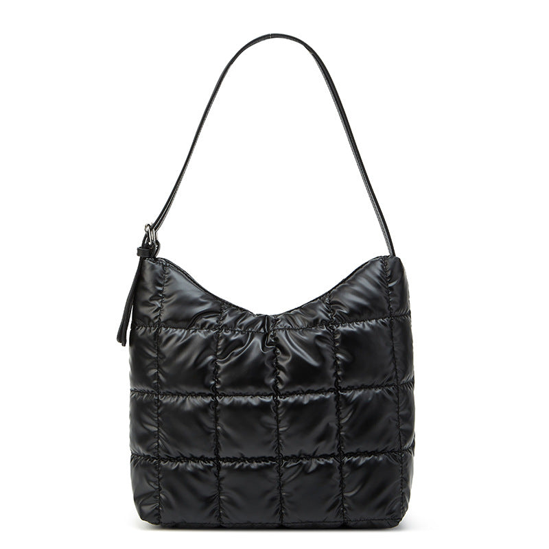 Damen Hobo-Tasche aus glänzendem Kunstleder mit stilvollem Steppmuster Nord Taschen