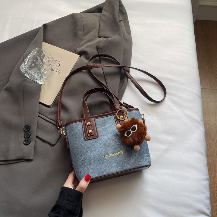 Damenhandtasche im modernen Stil mit abnehmbarem Accessoire Nord Taschen