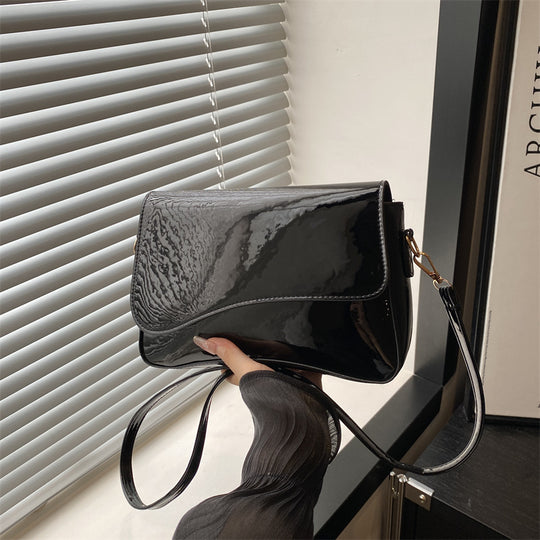 Damen elegante Clutch mit glänzendem Lackfinish Nord Taschen