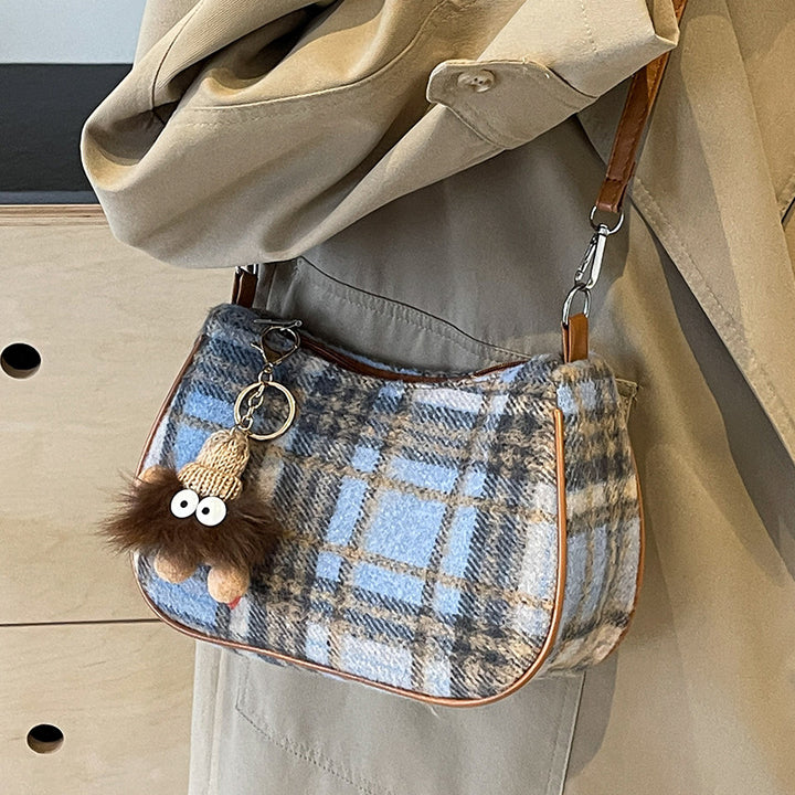 Damen Umhängetasche mit kariertem Design und weichem Obermaterial Nord Taschen