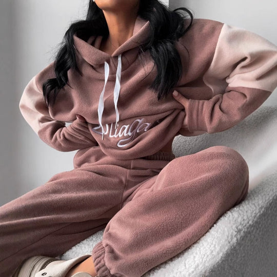 Damen kuscheliges Hoodie-Set mit kontrastärmel, elastischer High-Waist-Jogginghose und überschnittener Kapuze Nord Taschen