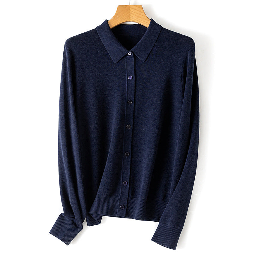 Damen Feiner Knopfcardigan mit Hemdkragen und feinem Feinstrick Nord Taschen
