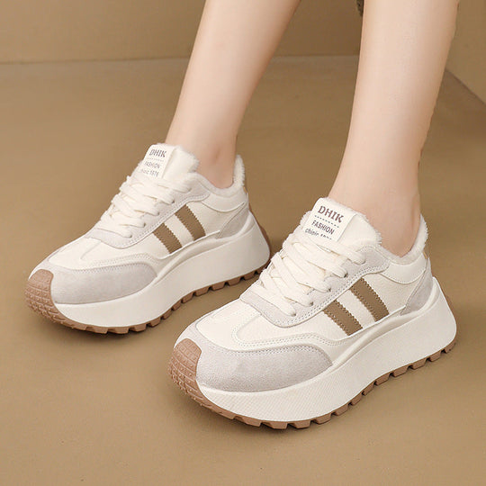 Damen Plateau Sneakers mit weich gefüttert Innenausstattung und modischen Akzenten Nord Taschen