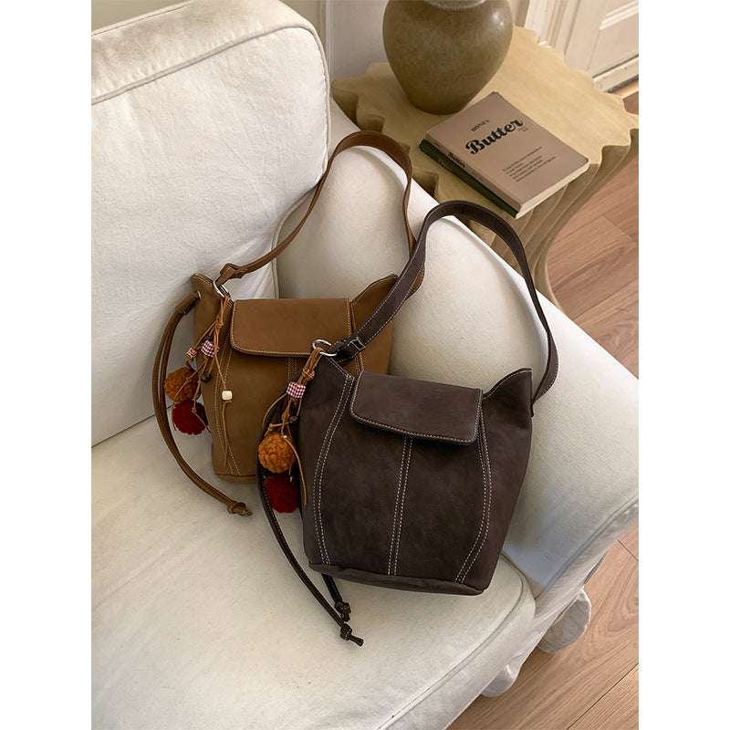 Damen Umhängetasche mit praktischem Kordelzug und weich strukturiertem Design Nord Taschen