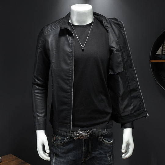Herren schlank geschnittene Kunstleder-Motojacke mit Stehkragen und gesteppter Schulterpasse Nord Taschen