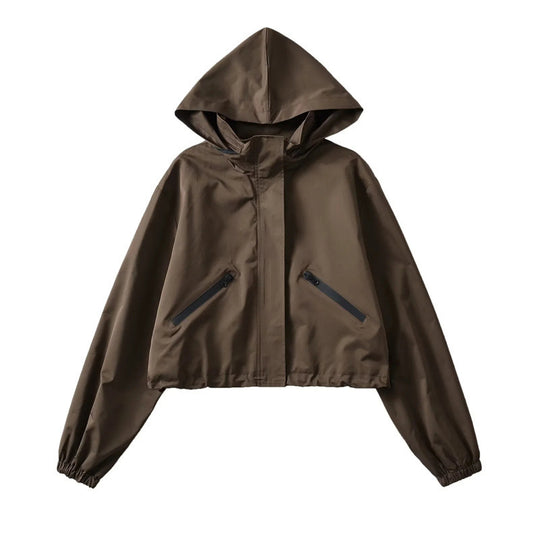 Damen Cropped Regenjacke mit Kapuze, wasserabweisender Tech‑Qualität und schrägen Reißverschlusstaschen Nord Taschen
