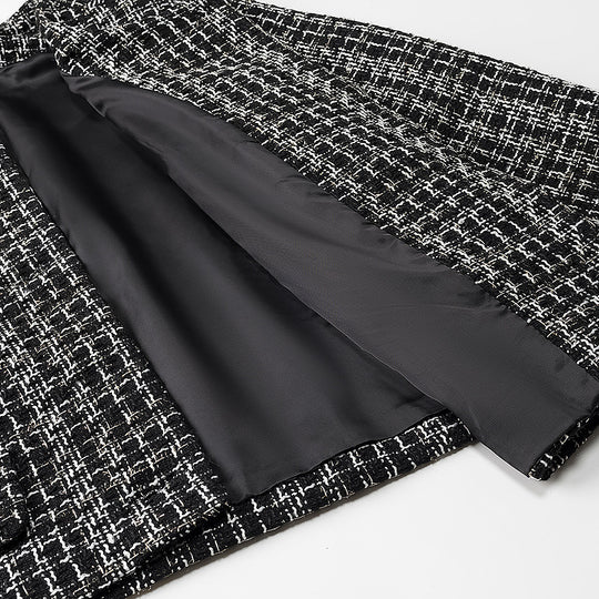 Damen Bouclé-Tweed-Jacke mit Rundhalsausschnitt, goldenen Zierknöpfen und aufgesetzten Taschen Nord Taschen
