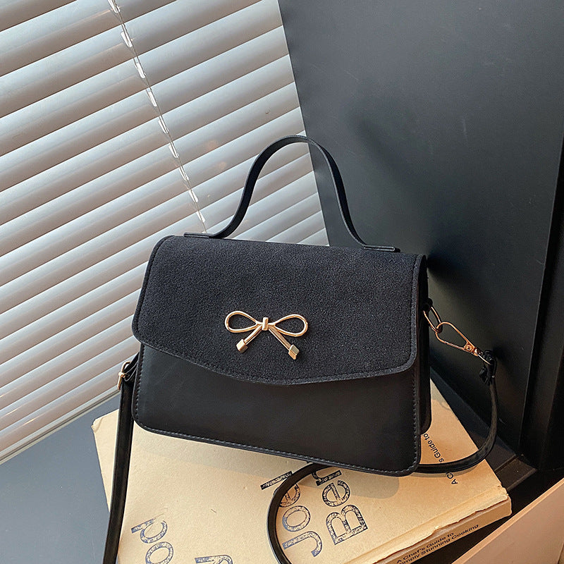 Damen elegante Umhängetasche mit Schmuckdetails Nord Taschen